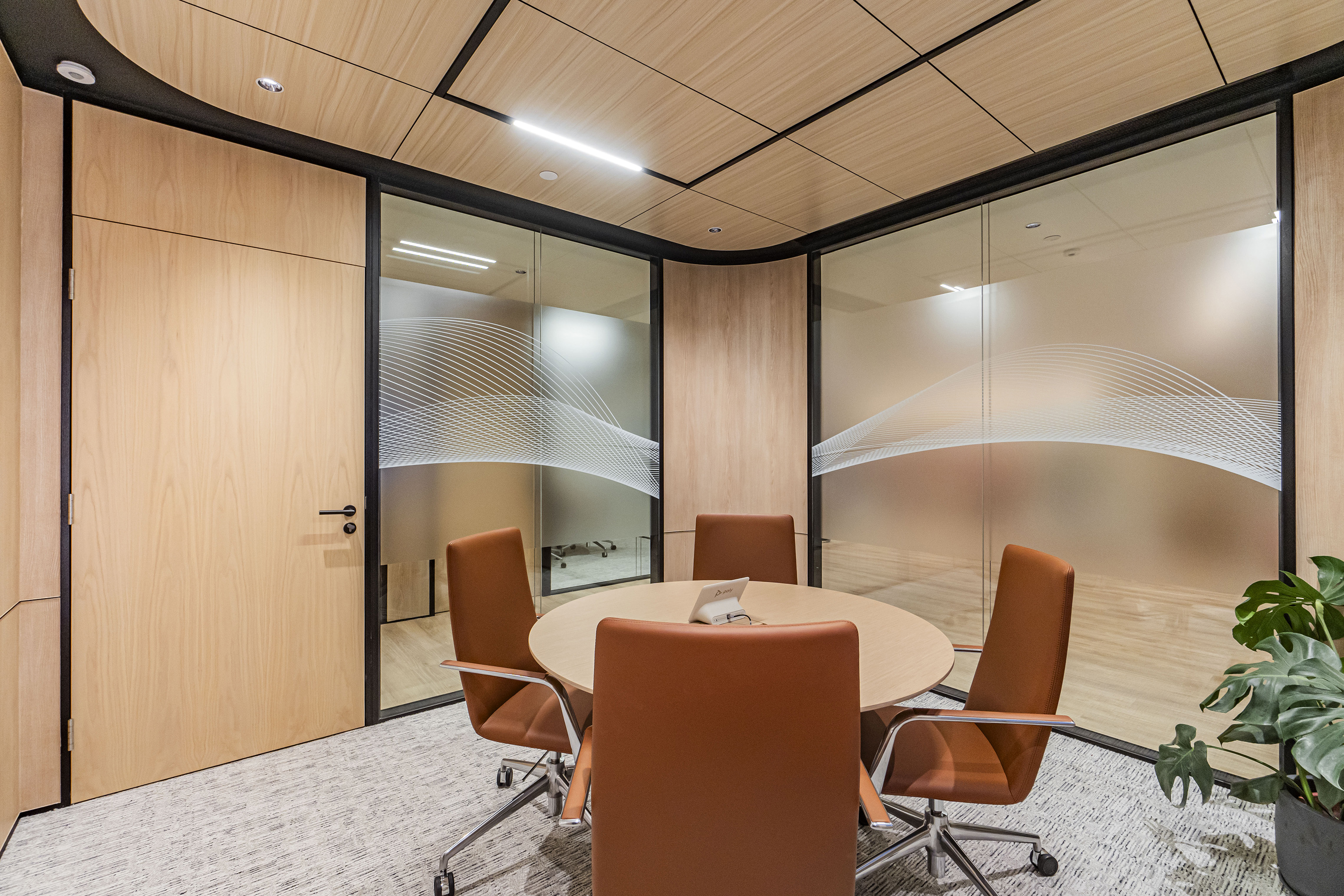 X-series partitions, meeting room